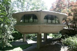 mushroom house, unique homes