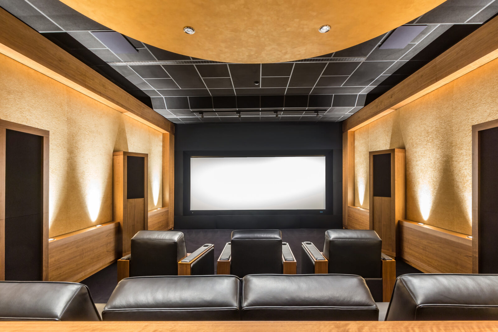 The Ultimate Cinematic Escape: Private Home Theaters Redefine Luxury Living in Orange County
