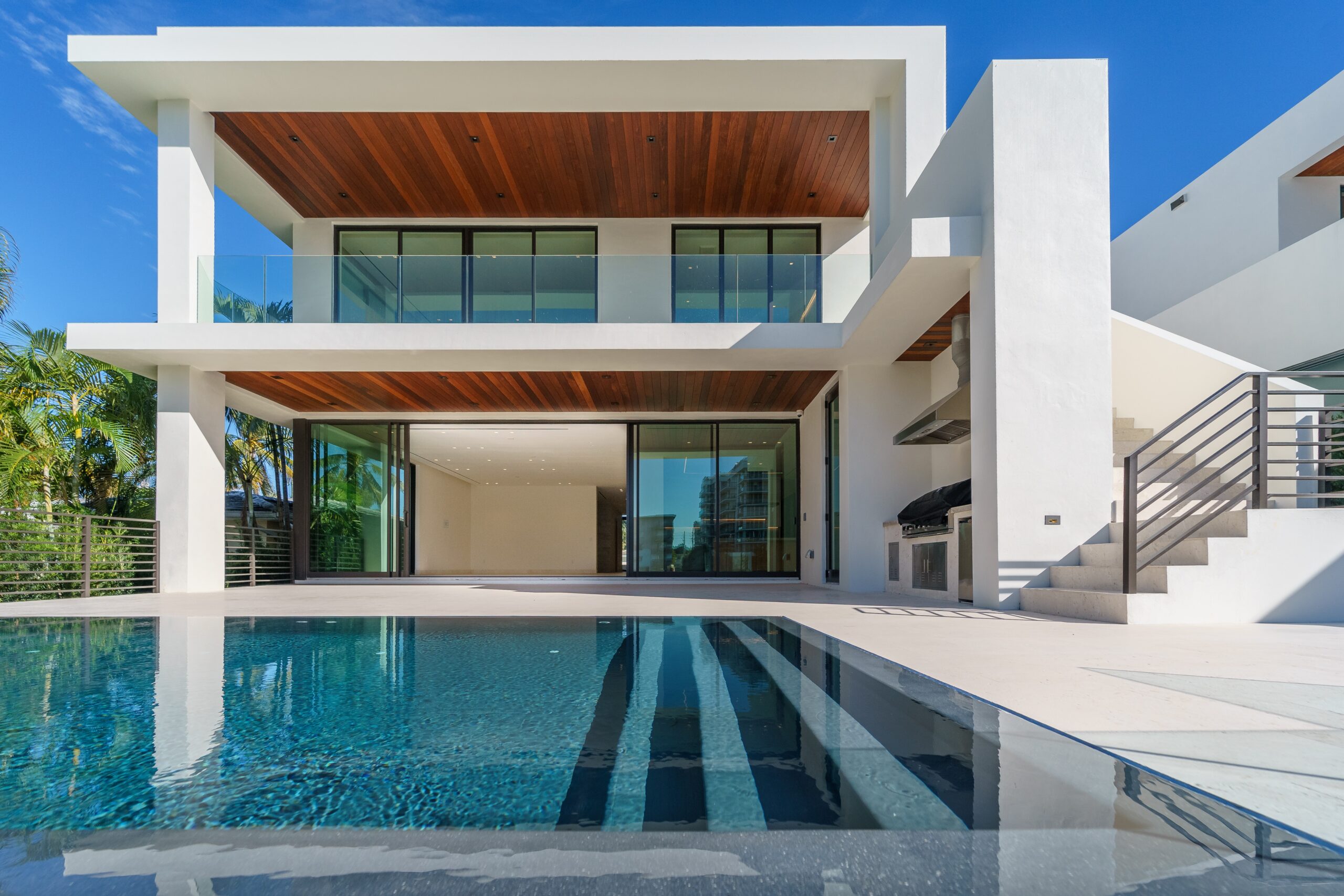 star studded sanctuaries the allure of celebrity homes in orange county featured image scaled