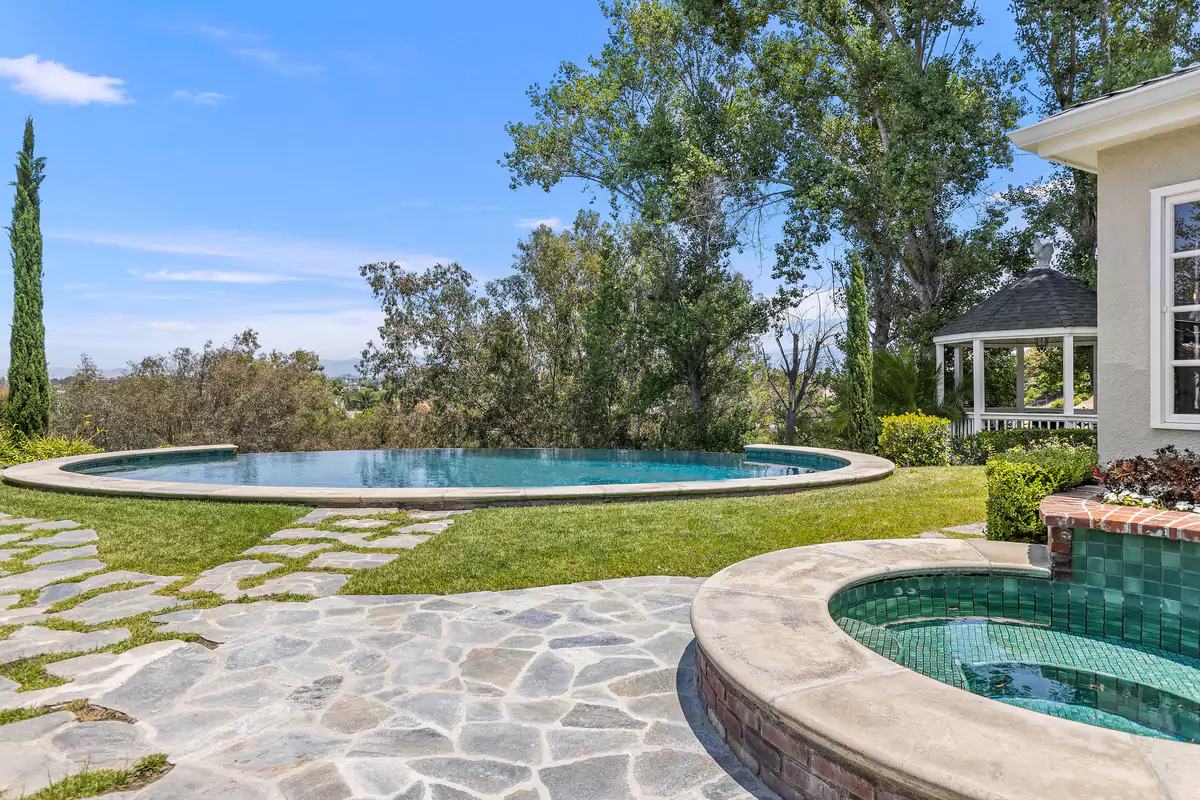 25151 Rockridge Rd 10