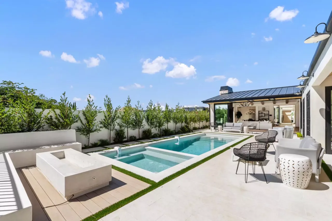 700 Malabar Dr 9