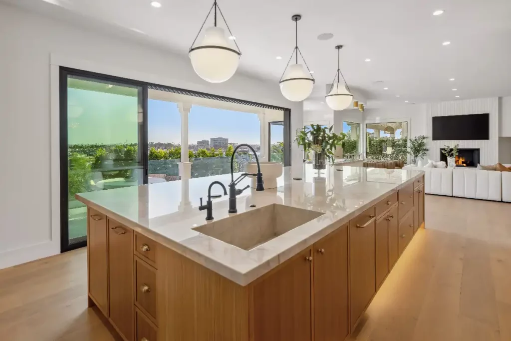 Stavros Group Top Newport Beach Realtor 2915 Cliff Dr web 01