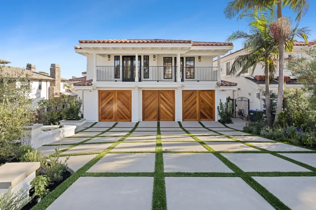 Stavros Group Top Newport Beach Realtor 2915 Cliff Dr web 04