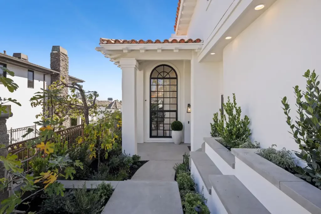 Stavros Group Top Newport Beach Realtor 2915 Cliff Dr web 07