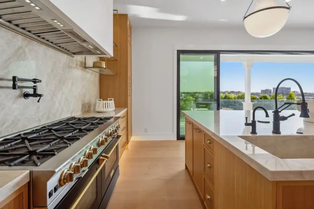 Stavros Group Top Newport Beach Realtor 2915 Cliff Dr web 20