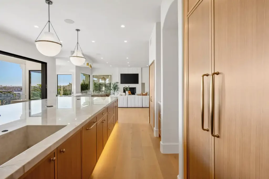 Stavros Group Top Newport Beach Realtor 2915 Cliff Dr web 21