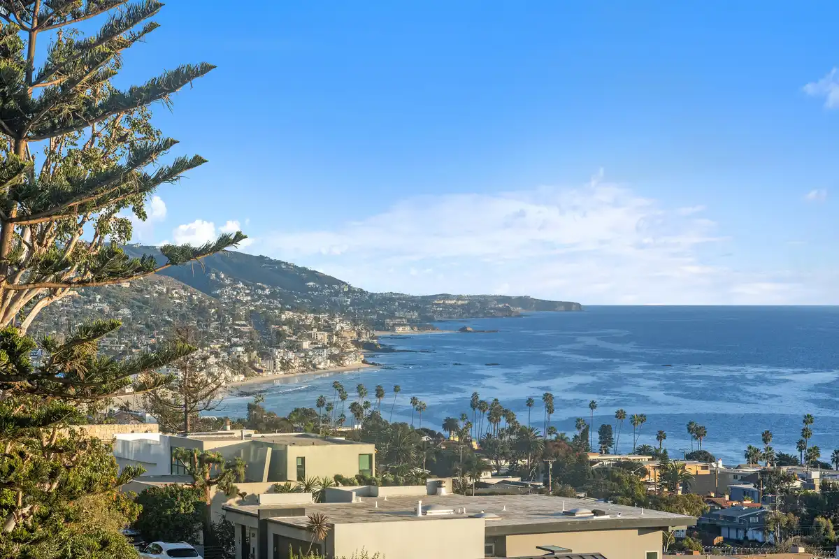 Stavros Group Top Laguna Beach Realtor 360 Pinecrest Dr web 43