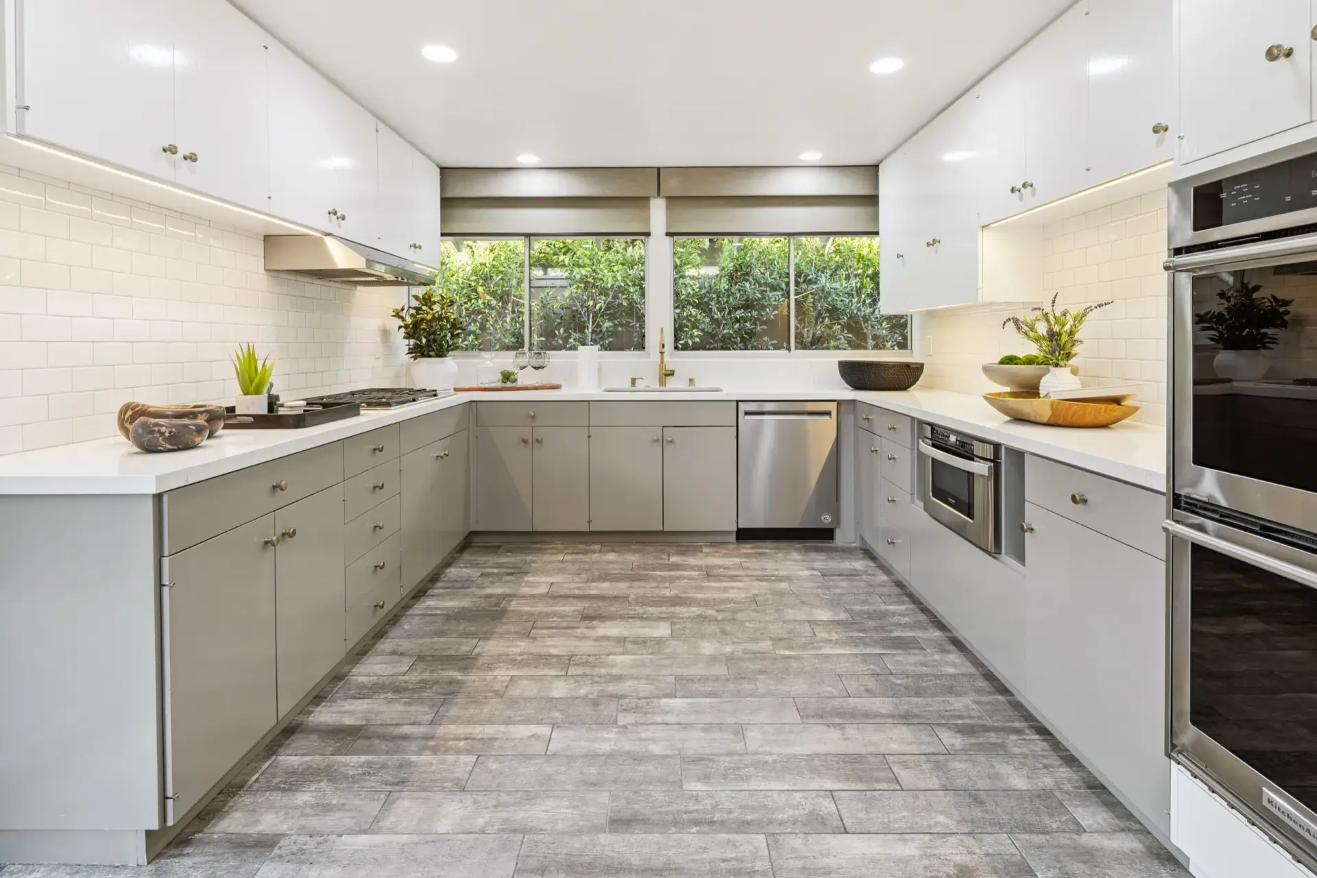 144 Monarch Bay Drive kitchen