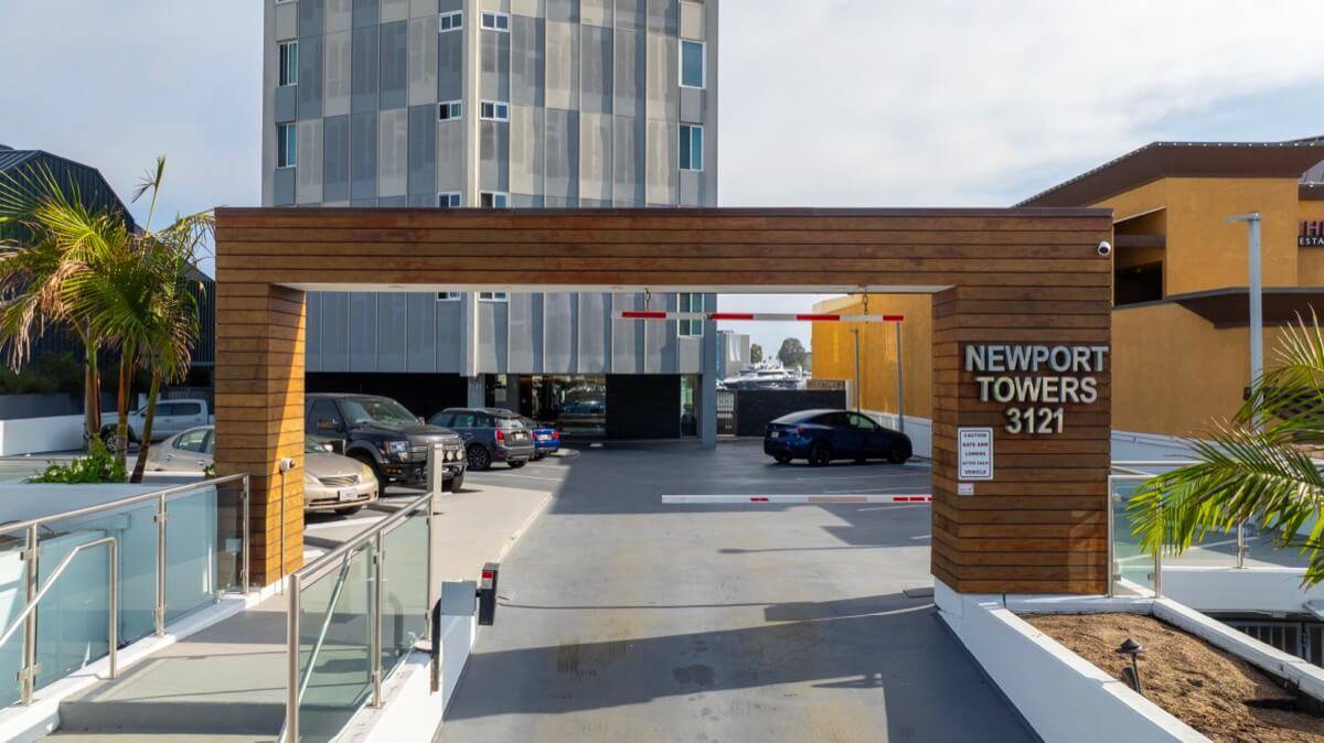 Stavros Group Top Newport BeaStavros Group Top Newport Beach Realtor 3121 West Coast Hwy #5D 20