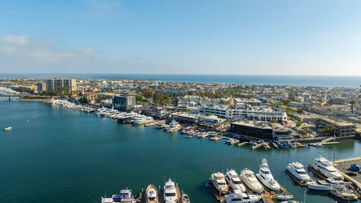 Stavros Group Top Newport BeaStavros Group Top Newport Beach Realtor 3121 West Coast Hwy #5D 28